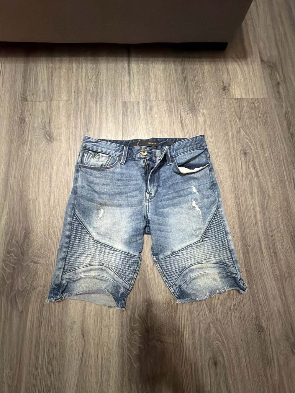 GUESS Men's Distressed Moto Biker Denim Jean Shorts Light Wash Slim Fit